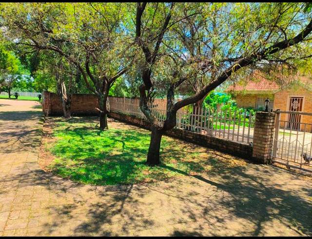10 BEDROOM HOUSE FOR SALE IN WITBANK CENTRAL